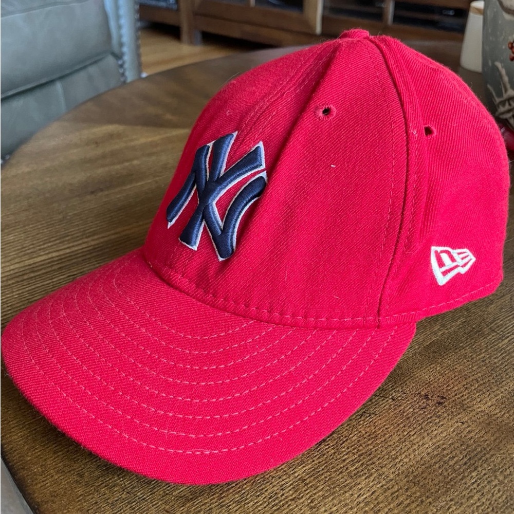 New York Yankees fiited hat
